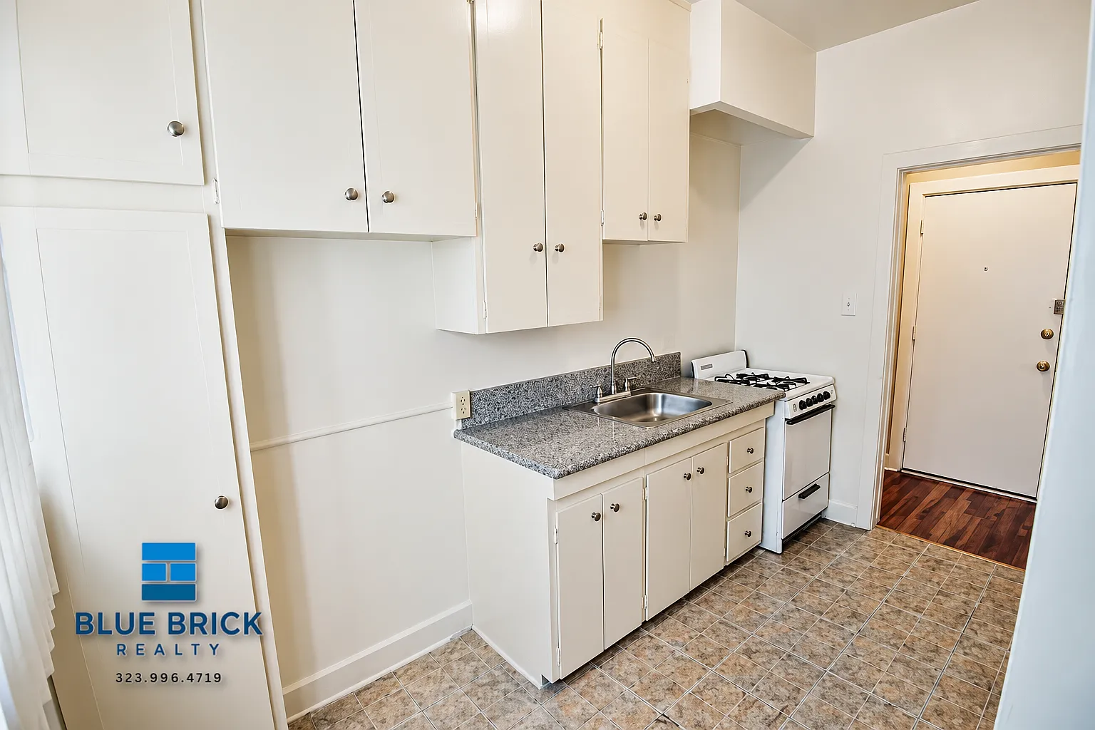 Echo Park Area Studio with A/C & Included Utilities — Photo 2