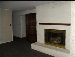 3rd image of 152 College St S
