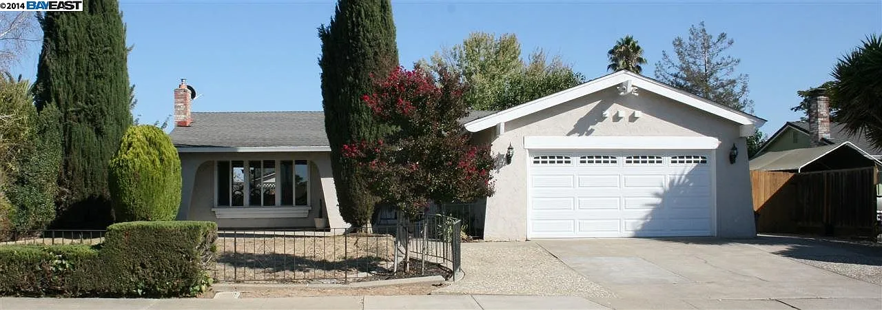 91 Diamond Dr photo 1
