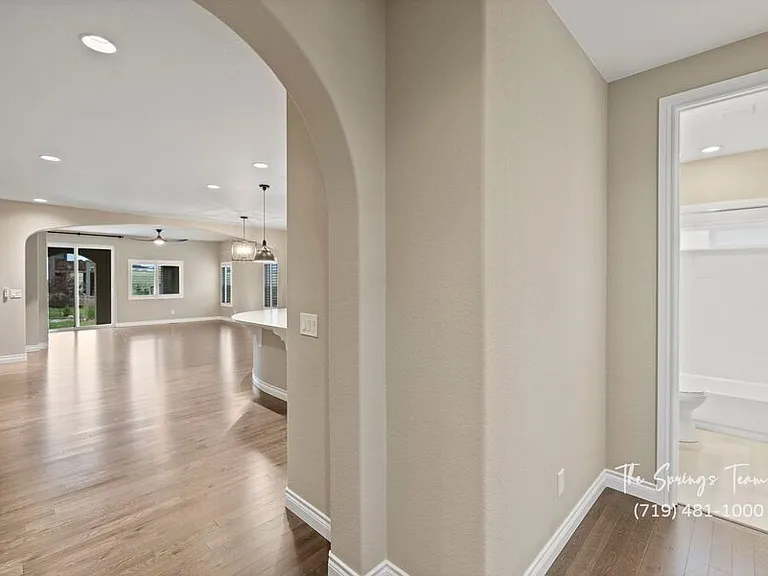 9547 Dewitt Dr — Photo 6