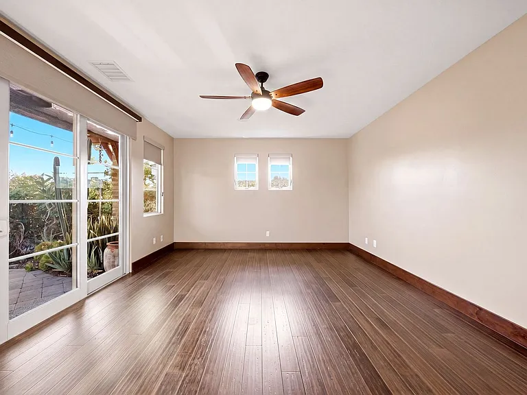 825 Gonzales St — Photo 15