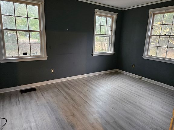 2nd image of 2216 Palmetto St #1