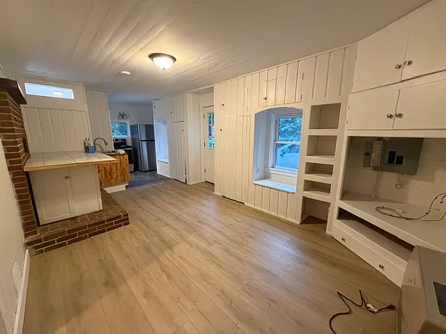 122 Herrick Rd — Photo 3