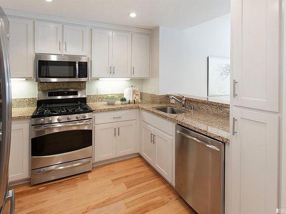 5th image of 301 Crescent Ct APT 3210