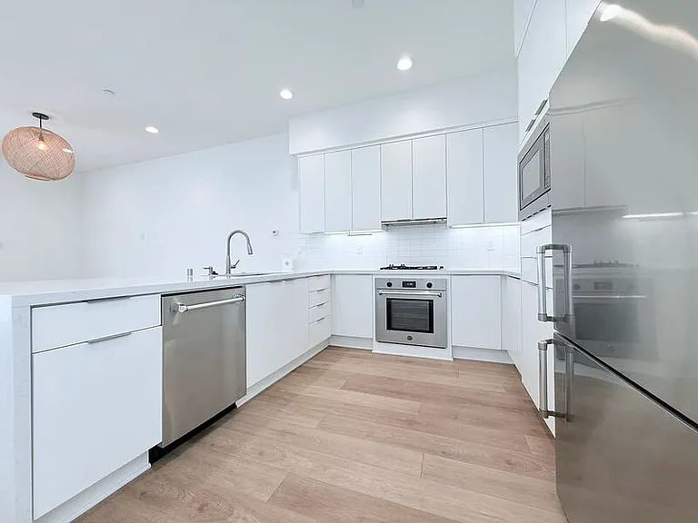 10917 1/2 Otsego St — Photo 13