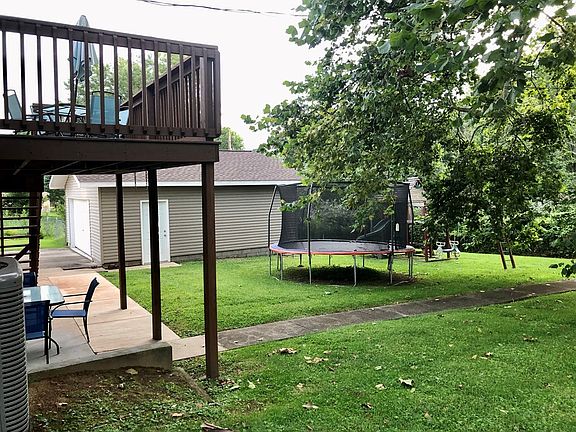 4th image of 95 Andrea Ave