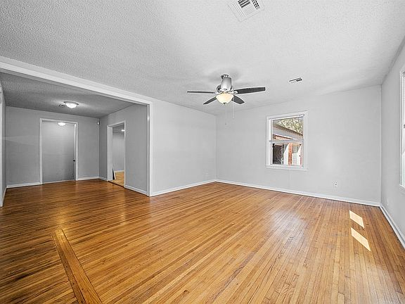 3rd image of 722 S New Haven Ave