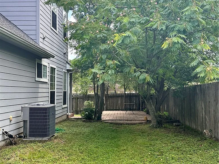 2050 Lisa Ln — Photo 43