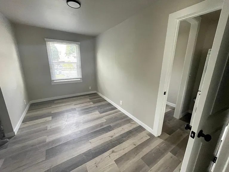 544 S Donovan St #A — Photo 6