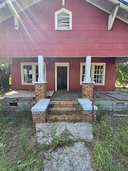 5th image of 403 E Lowman St