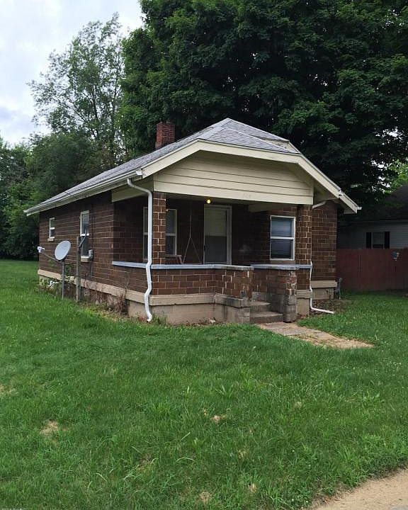 2nd image of 909 N Red Bud Trl