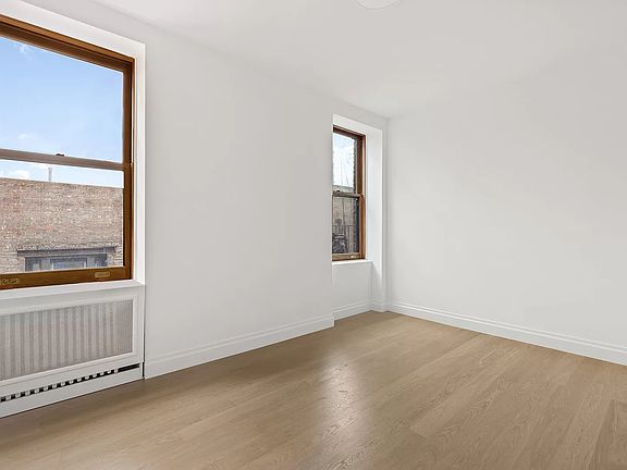 3rd image of 527 Cathedral Pkwy #76