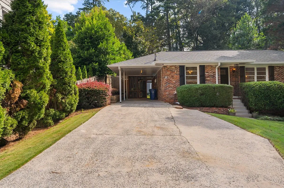 3 bed, 2.5 bath, 1643 sqft, $3,750 — Photo 4
