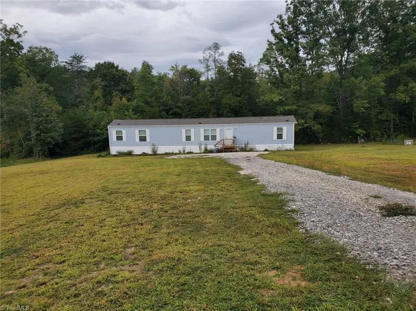 849 Grassy Creek Rd, Pinnacle, NC 27043