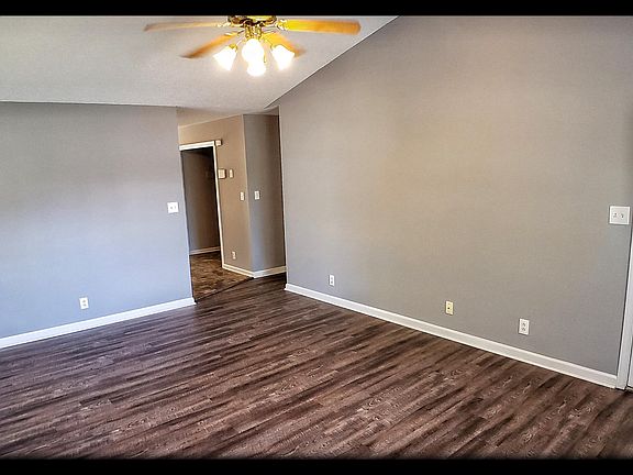 5th image of 1352 Chucker Dr