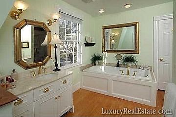 2nd image of 23 Winsor St