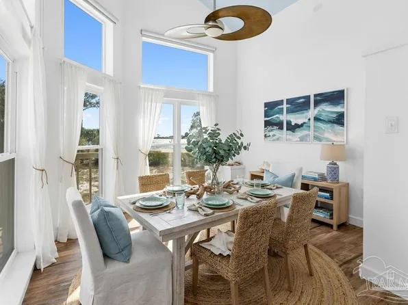 520 Parish Blvd, Mary Esther, FL 32569