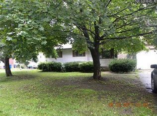 866 Dillewood Ave, Sheffield Lake, OH 44054