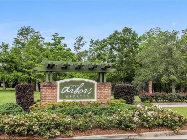 51 Arbor Cir, New Orleans, LA 70131