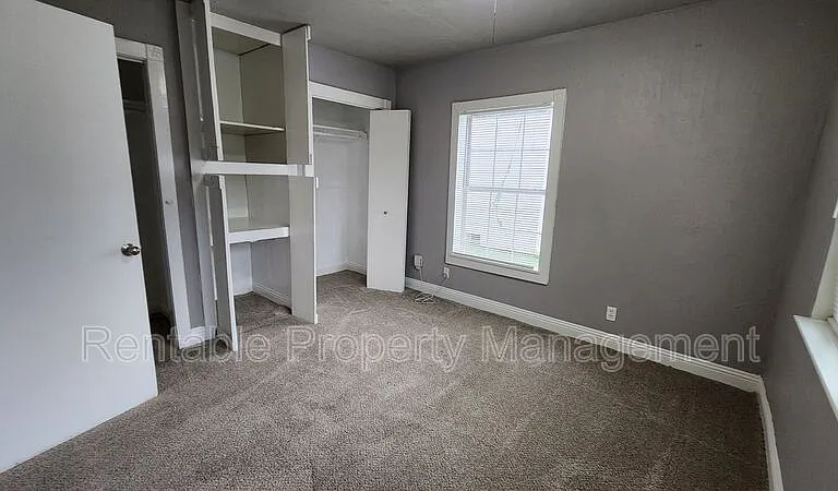 406 W 14th St — Photo 10