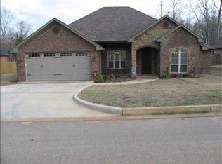 806 Crepe Myrtle Ln, Longview, TX 75604