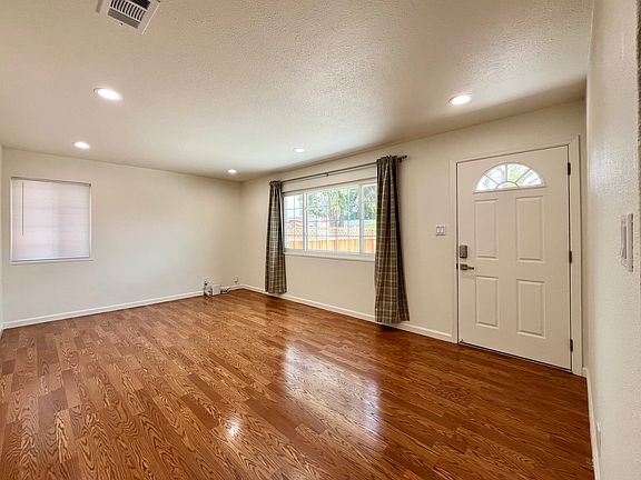 2nd image of 3238 Agate Dr