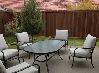 6182 Country Club Dr, Rohnert Park, CA 94928