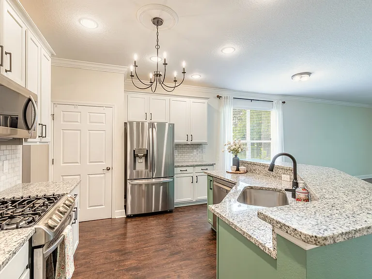 147 Birchmont Dr — Photo 4