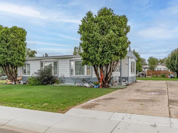 106 E 2nd St NE, Redcliff, AB T0J 2P0
