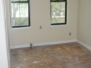 4139 52nd St APT 8, Woodside, NY 11377