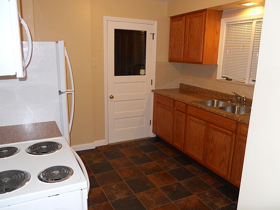 3rd image of 213 E Fairmont Ave