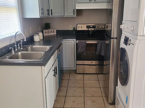5th image of 101 N Gregg St