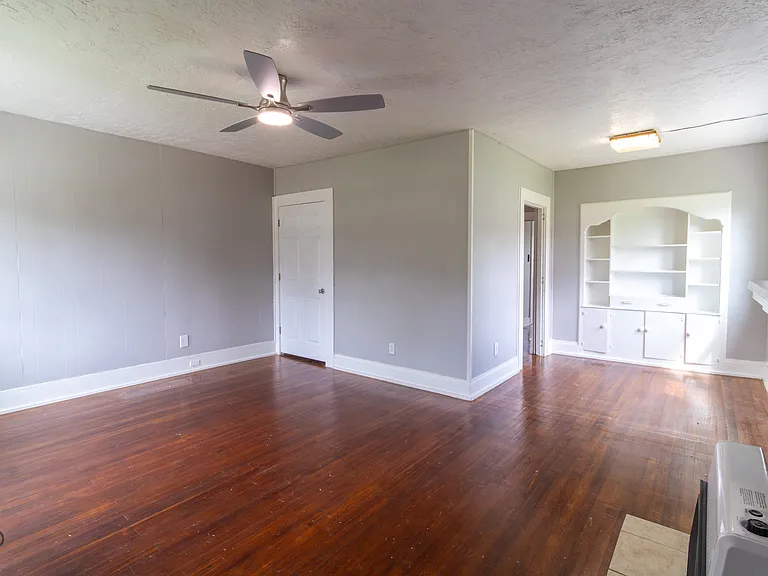 1824 Collins Ave — Photo 4