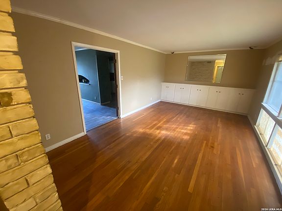 5th image of 9811 Carolwood Dr