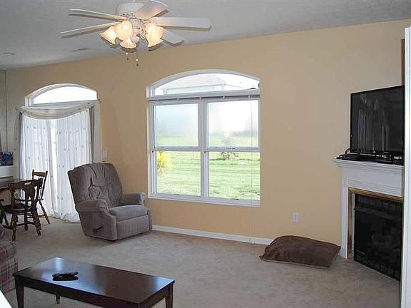 2nd image of 3565 Shadetree Dr
