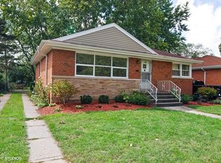 10149 Pell St, Westchester, IL 60154