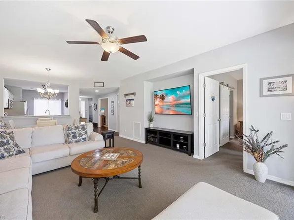 9060 Michael CIR #4-407, NAPLES, FL 34113