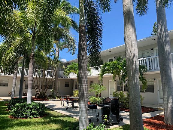 4th image of 225 Ocean Breeze St #7