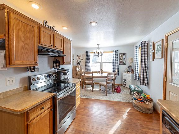 4th image of 449 North Clinton Street