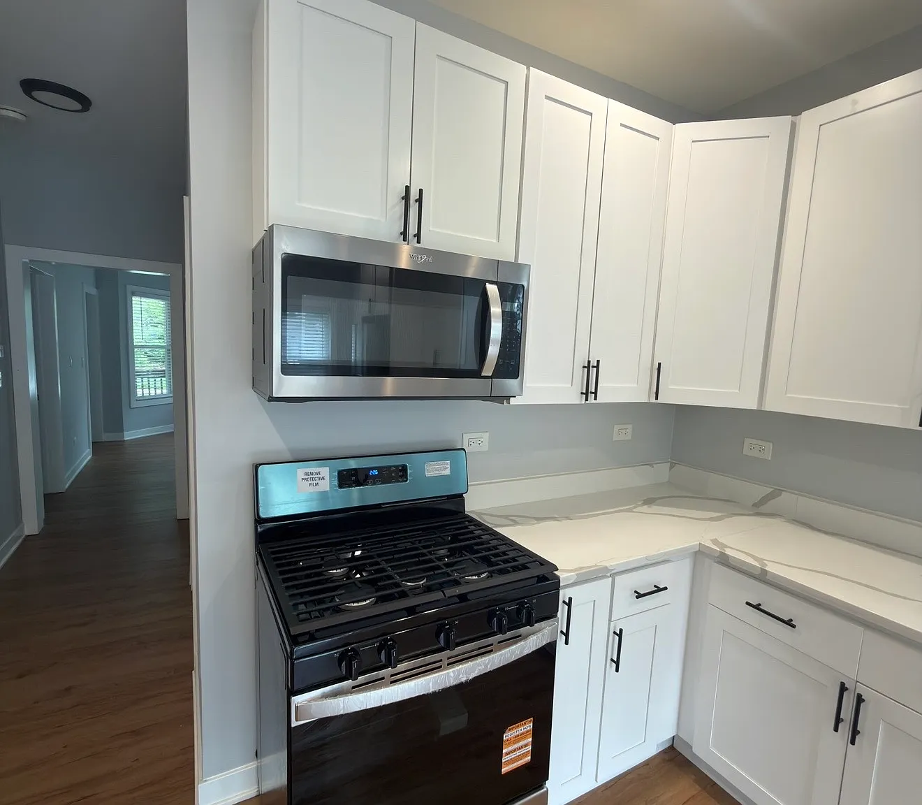 3 bed, 1800 sqft, $2,395 — Photo 4