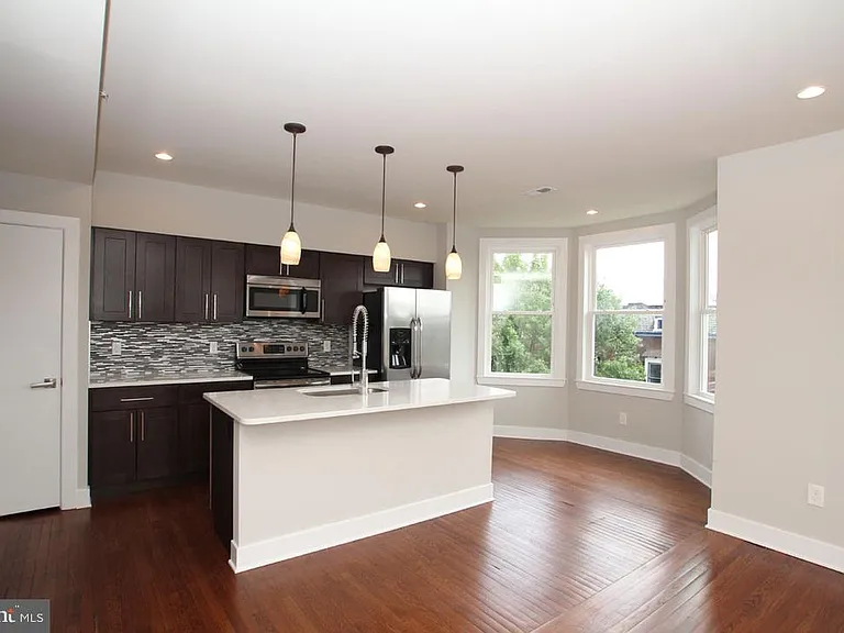400 S 45th St #4D — Photo 1