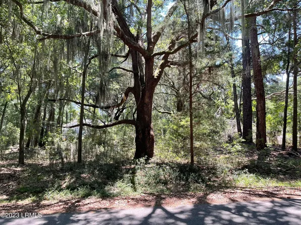 3 Bajala Dr E, Beaufort, SC 29907