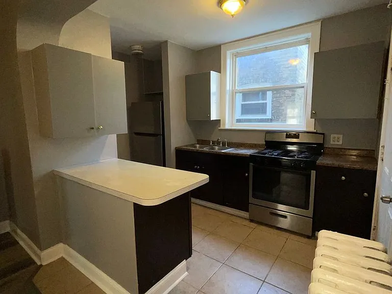 2900-04 N Laramie Avenue W George St #5200-06 — Photo 68