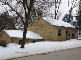 321 N Chestnut St, Mineral Point, WI 53565