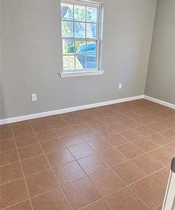 5th image of 4803 Rhodes Dr