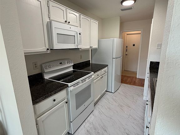 2nd image of 2739 April Hill Ln