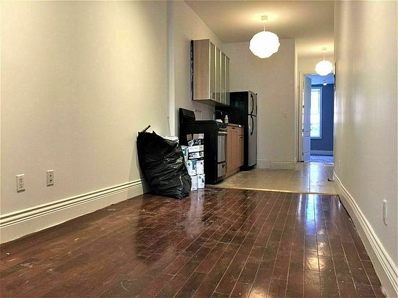 4th image of 302 Stockholm St APT 2R