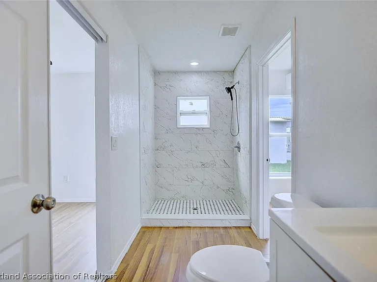 1547 Sycamore Ave — Photo 15
