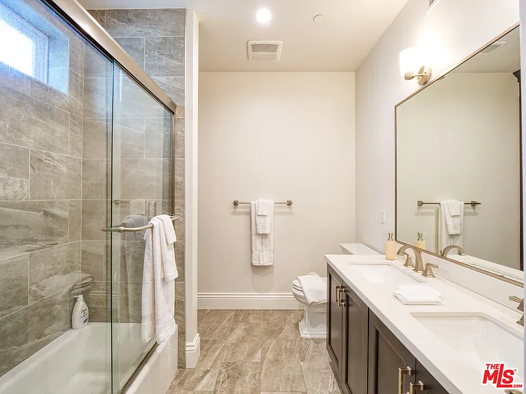 8700 Chalmers Dr #Penthouse 401 — Photo 15