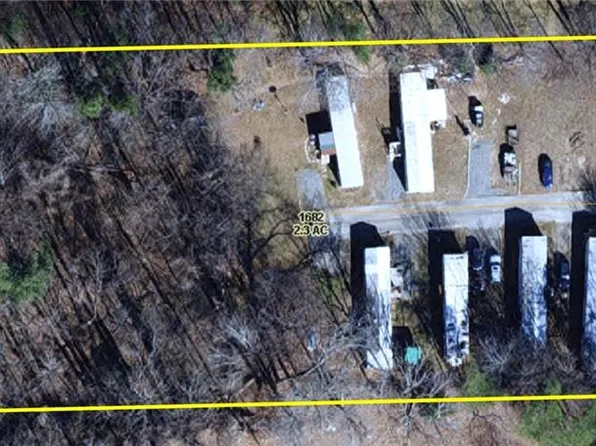 1067 N Franklin Rd, Mount Airy, NC 27030